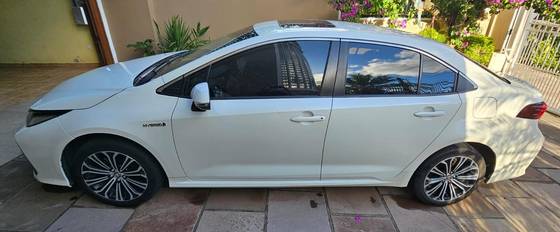 TOYOTA COROLLA 1.8 VVT-I HYBRID FLEX ALTIS PREMIUM CVT TOYOTA COROLLA 1.8 VVT-I HYBRID FLEX ALTIS PREMIUM CVT